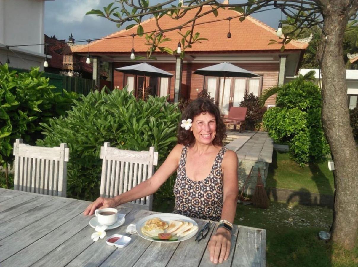 Juan Beach Bungalow Batununggul Экстерьер фото