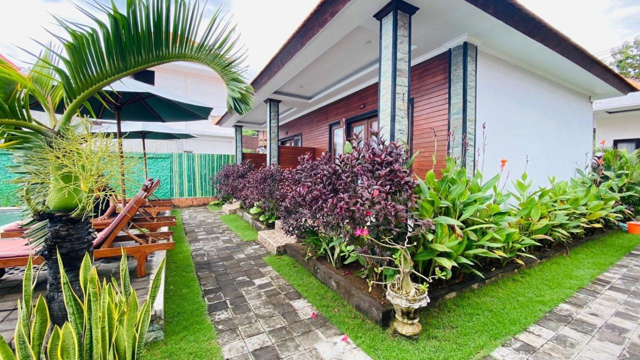 Juan Beach Bungalow Batununggul Экстерьер фото
