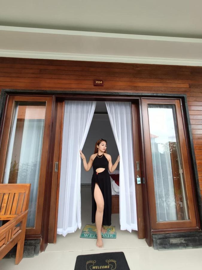 Juan Beach Bungalow Batununggul Экстерьер фото