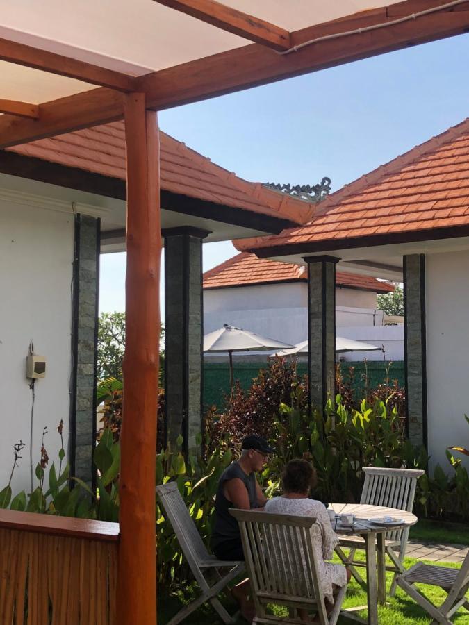 Juan Beach Bungalow Batununggul Экстерьер фото