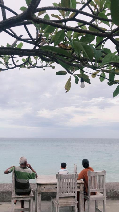 Juan Beach Bungalow Batununggul Экстерьер фото