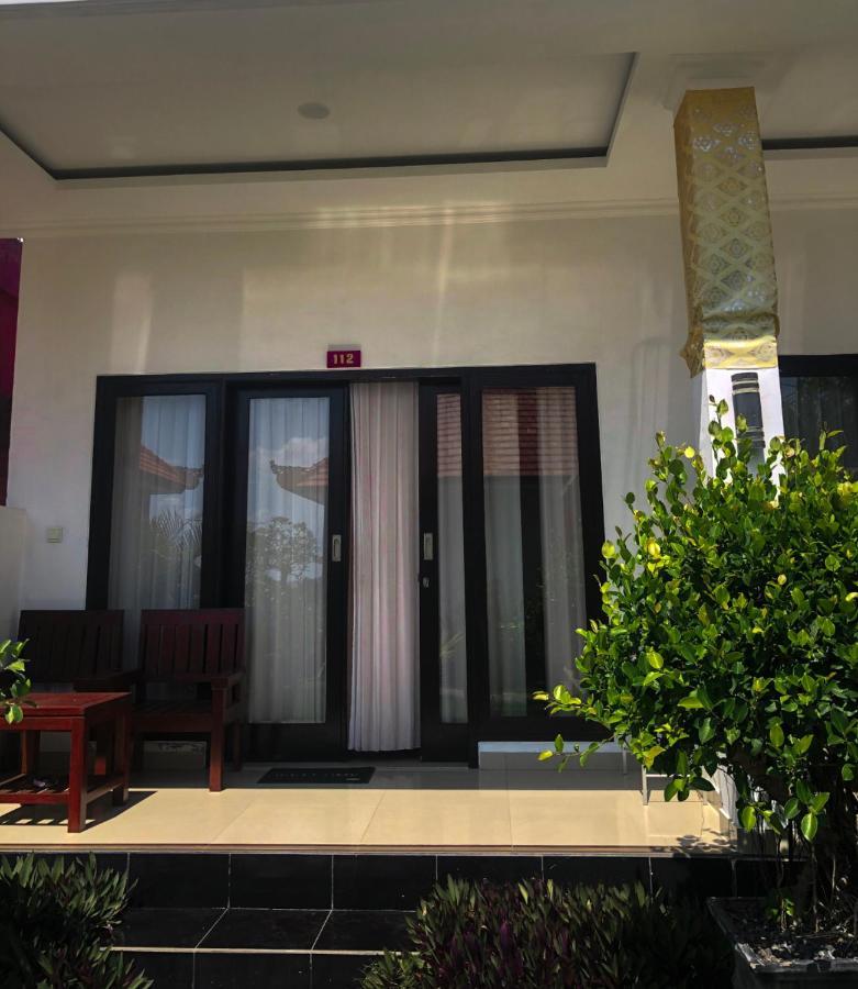 Juan Beach Bungalow Batununggul Экстерьер фото