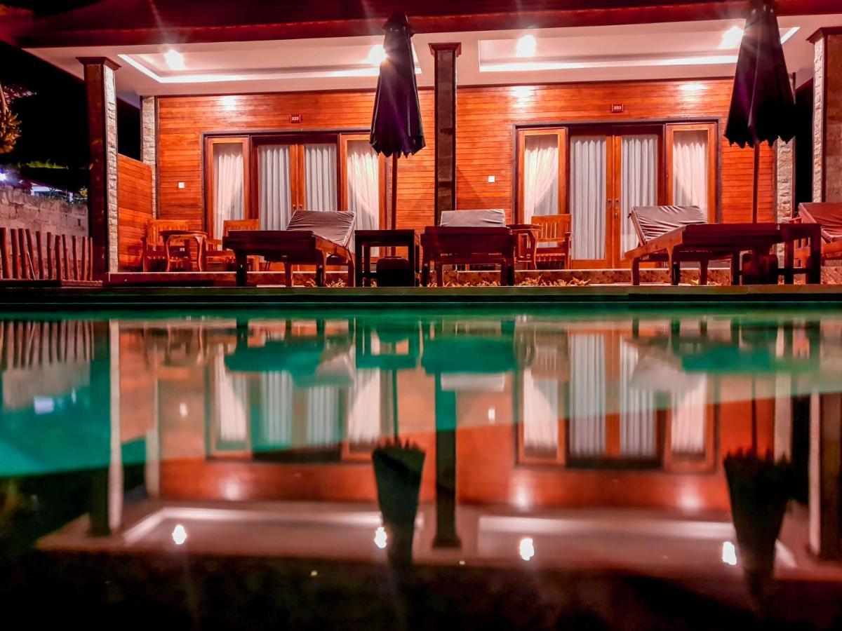 Juan Beach Bungalow Batununggul Экстерьер фото