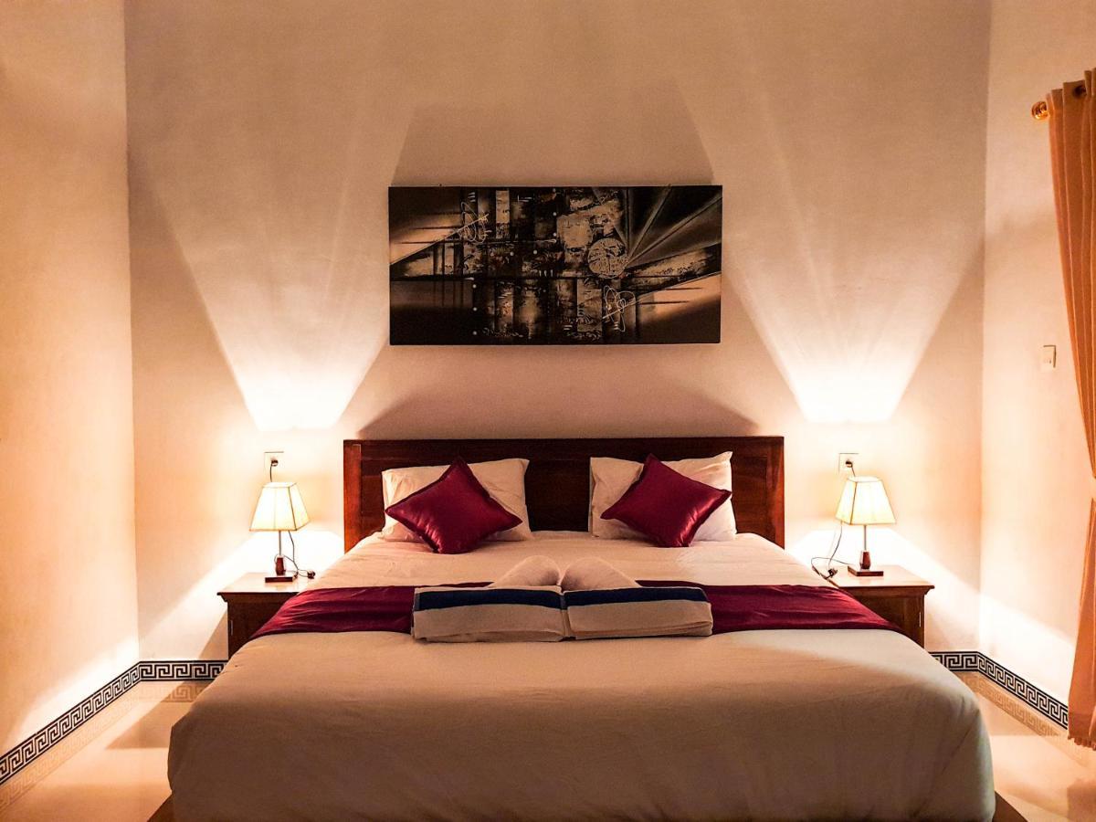 Juan Beach Bungalow Batununggul Экстерьер фото